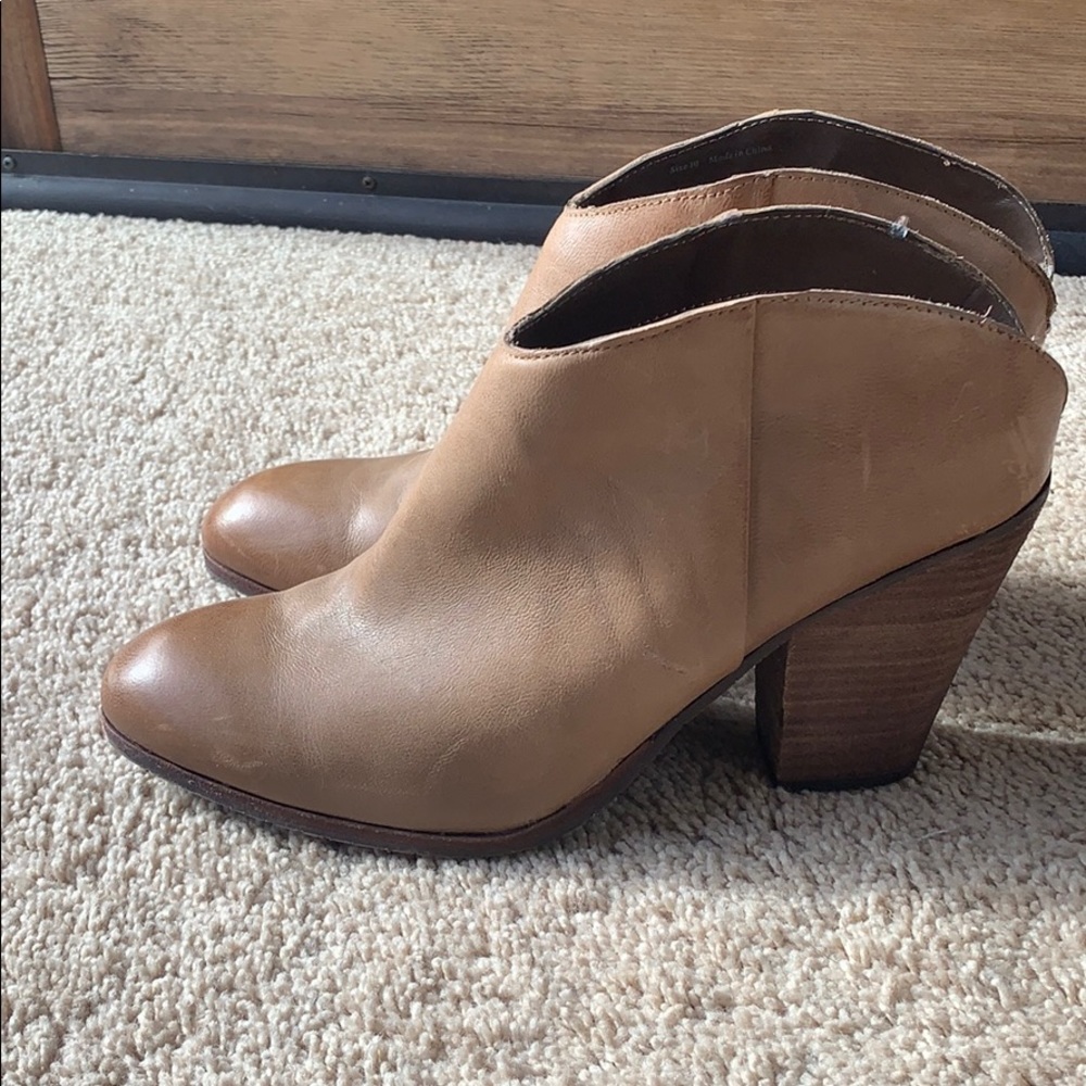 Shoes - Picture 4 of 6
